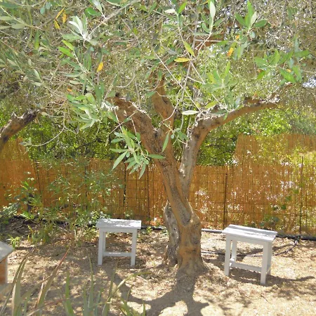 Petaloudes Apartman