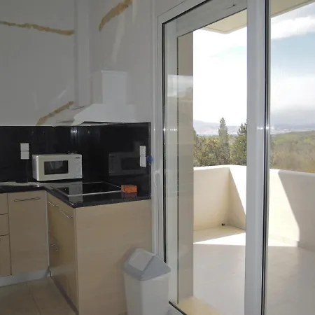 Petaloudes Apartman Kamilári