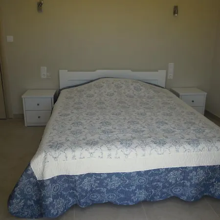 Apartamento Petaloudes